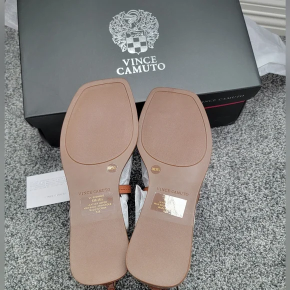 NWT! VC Sandals - Warm Caramel - 6 - Picture 4 of 4